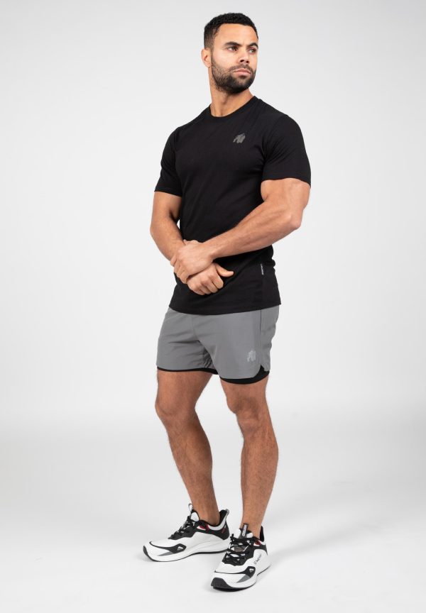⁦GORILLA WEAR | מכנס קצר עם טייץ' דגם Cortez 2-in-1 צבע אפור⁩ – תמונה ⁦4⁩